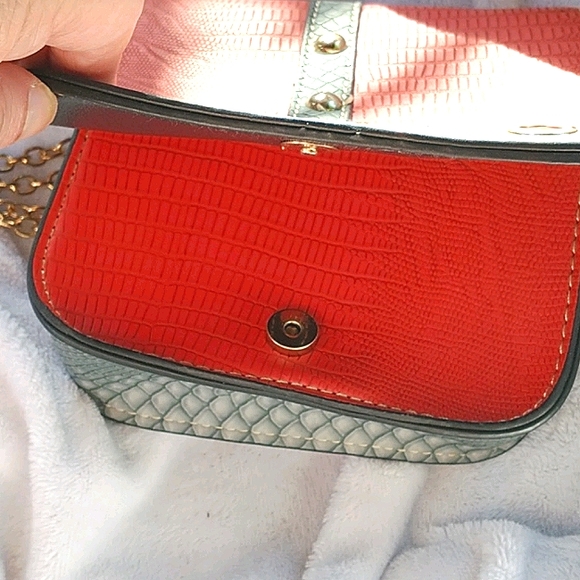 NWOT Gorgeous Ecosse Leather Crossbody bag - Picture 4 of 8